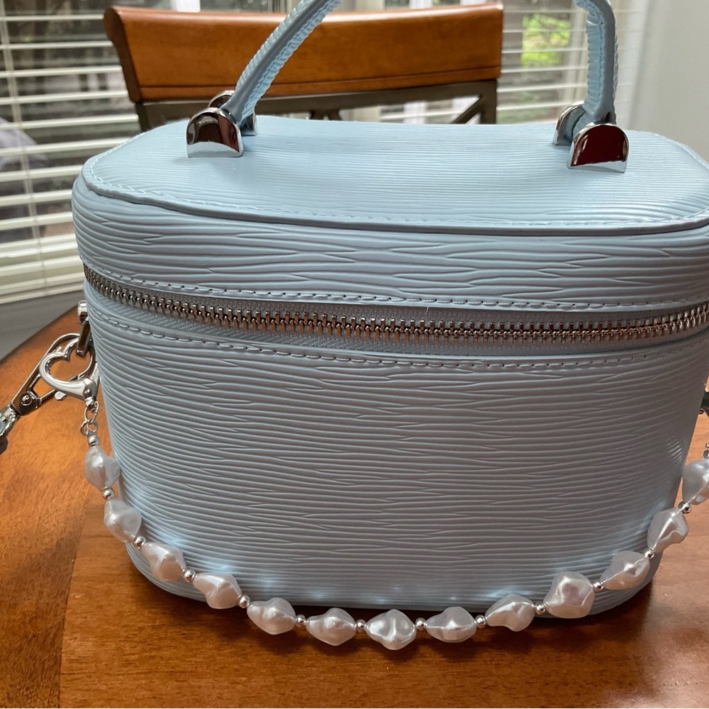 BLOOMINGDALES VANITY HANDBAG NWT - Picture 5 of 5